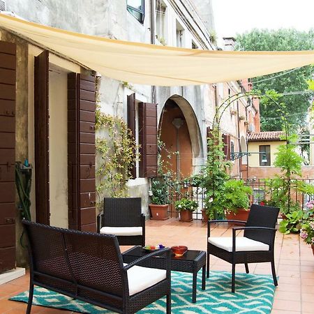 Marinaressa Biennale Terrazza Apartment เวนิส ภายนอก รูปภาพ