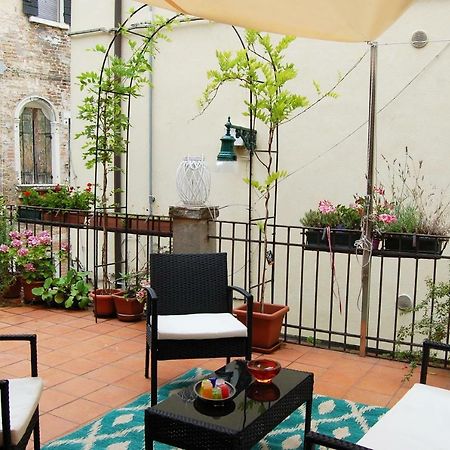 Marinaressa Biennale Terrazza Apartment เวนิส ภายนอก รูปภาพ