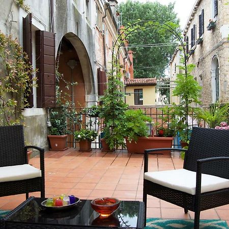 Marinaressa Biennale Terrazza Apartment เวนิส ภายนอก รูปภาพ