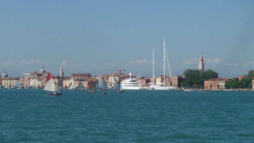 Marinaressa Biennale Terrazza Apartment เวนิส ภายนอก รูปภาพ