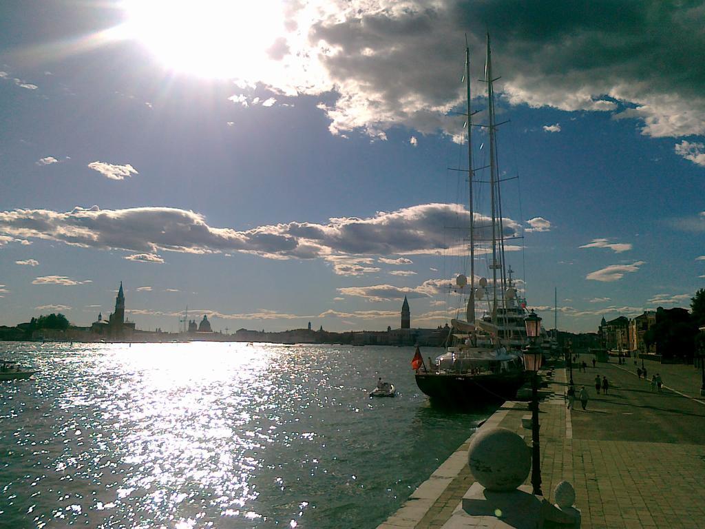 Marinaressa Biennale Terrazza Apartment เวนิส ภายนอก รูปภาพ
