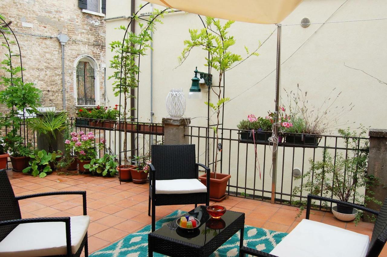 Marinaressa Biennale Terrazza Apartment เวนิส ภายนอก รูปภาพ