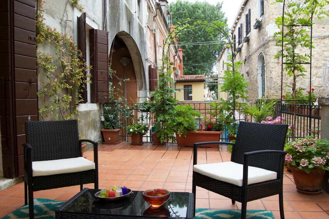 Marinaressa Biennale Terrazza Apartment เวนิส ภายนอก รูปภาพ
